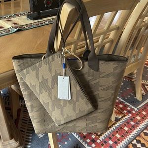 Rothy’s Limited Edition Houndstooth Lightweight Tote & Matching Wristlet